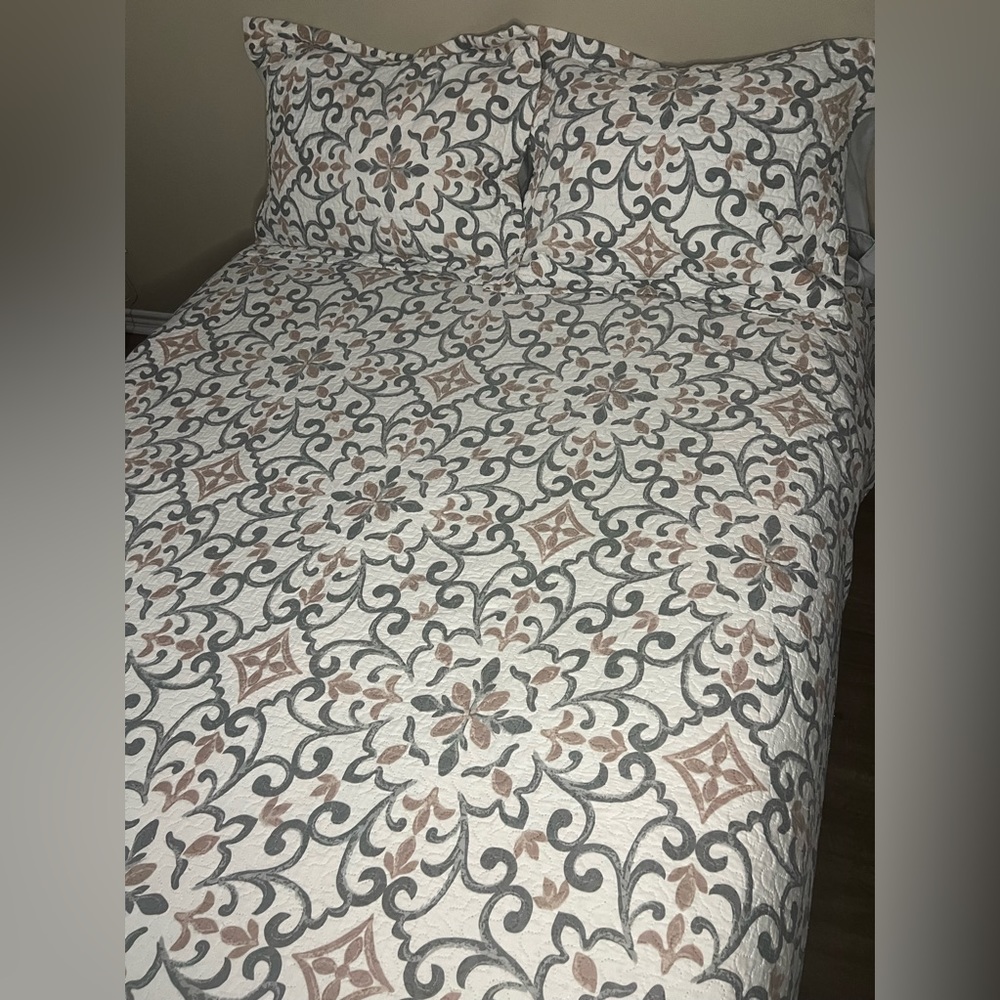 Pink & Gray Full/Queen Size Quilt
